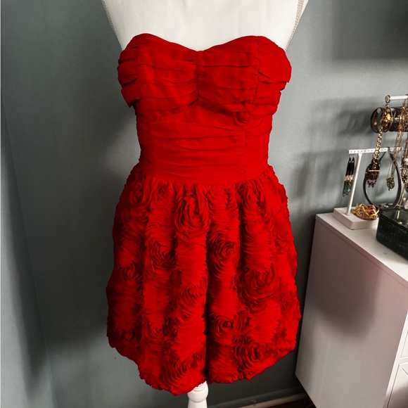 H&M Red Garden Collection Floral 6 Strapless Cocktail Dress FITS SMALL 4 - Picture 4 of 5